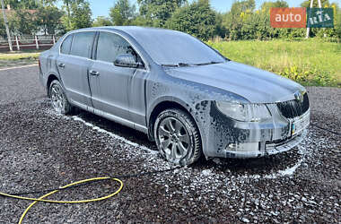 Лифтбек Skoda Superb 2012 в Львове