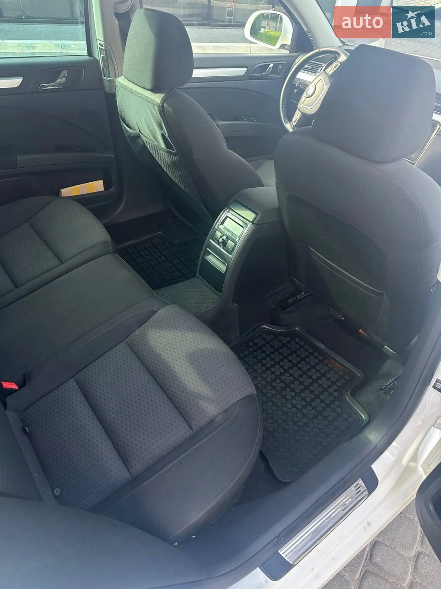 2012 Skoda Superb - мініатюра 18