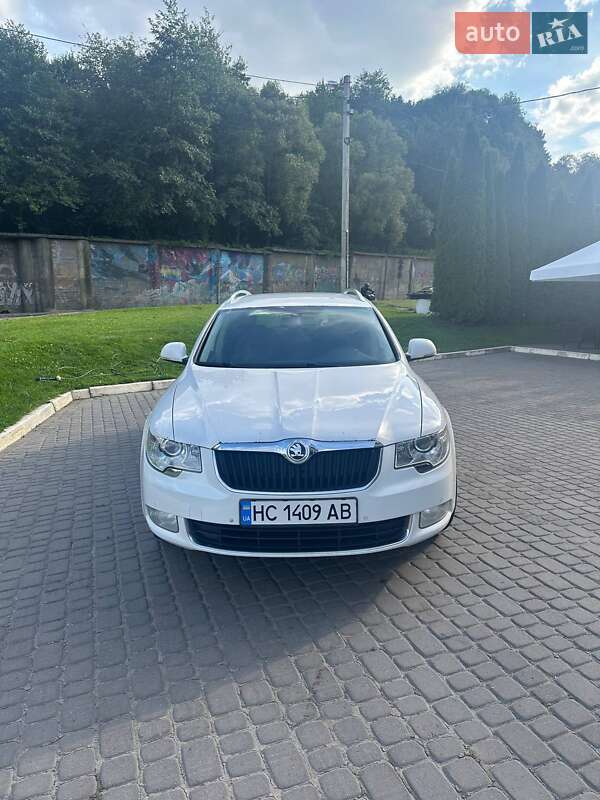 Універсал Skoda Superb 2012 в Львові фото 3 Універсал Skoda Superb 2012 в Львові