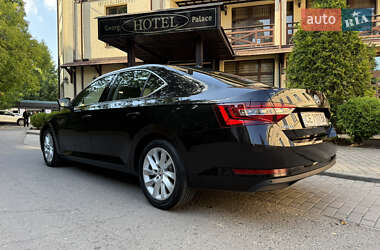 Лифтбек Skoda Superb 2018 в 