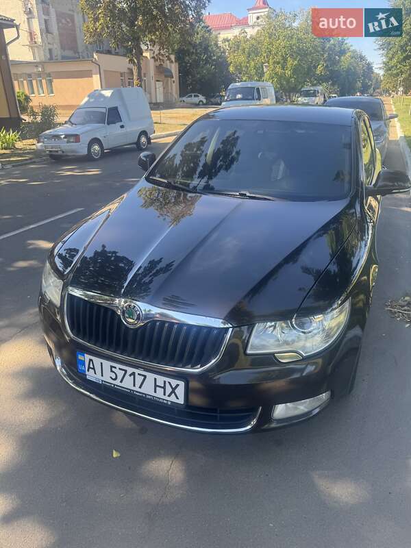 Лифтбек Skoda Superb 2012 в 