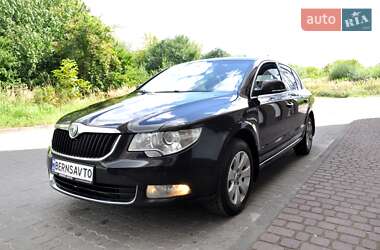 Лифтбек Skoda Superb 2011 в 