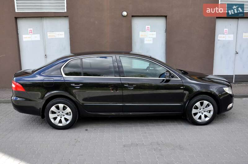 Лифтбек Skoda Superb 2011 в Львове