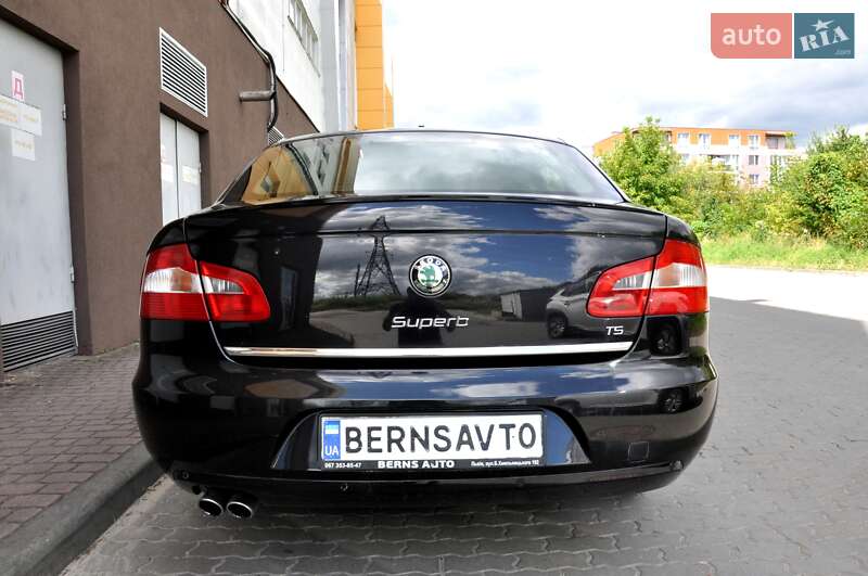 Лифтбек Skoda Superb 2011 в Львове