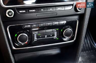 Лифтбек Skoda Superb 2011 в 