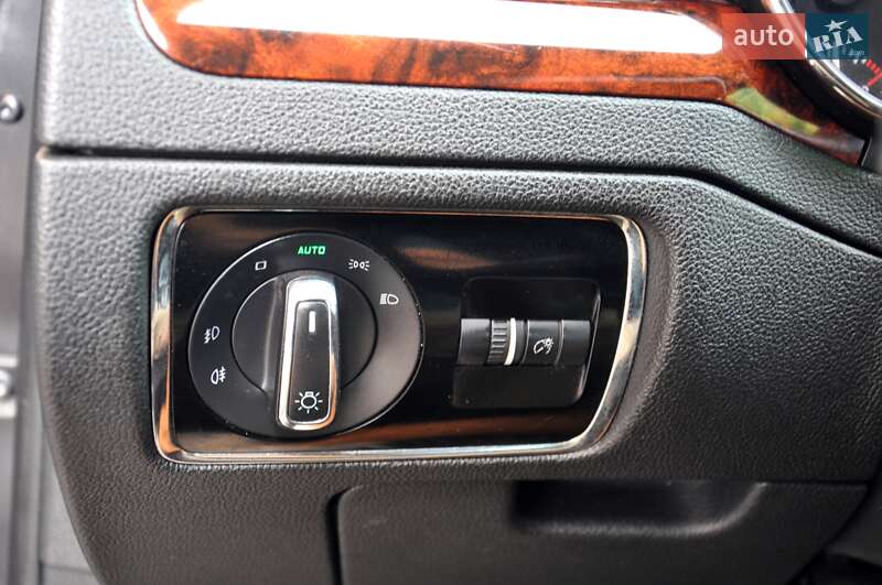 Лифтбек Skoda Superb 2011 в Львове