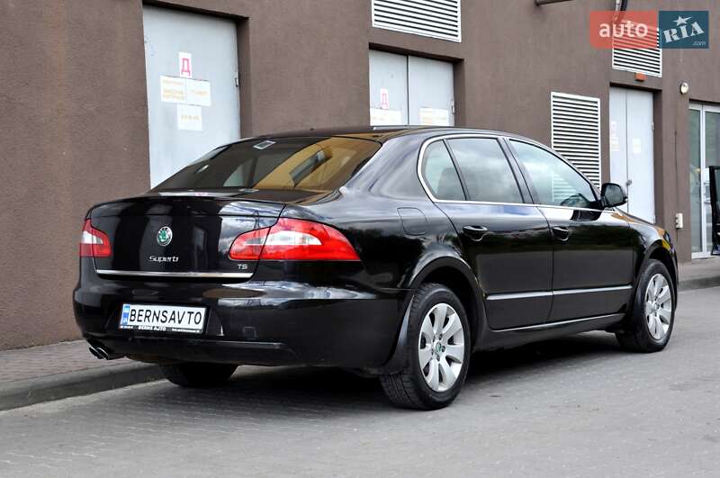 Лифтбек Skoda Superb 2011 в Львове