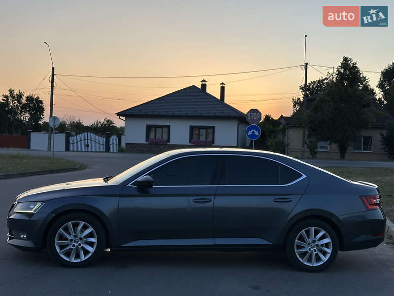 Лифтбек Skoda Superb 2016 в Мукачево