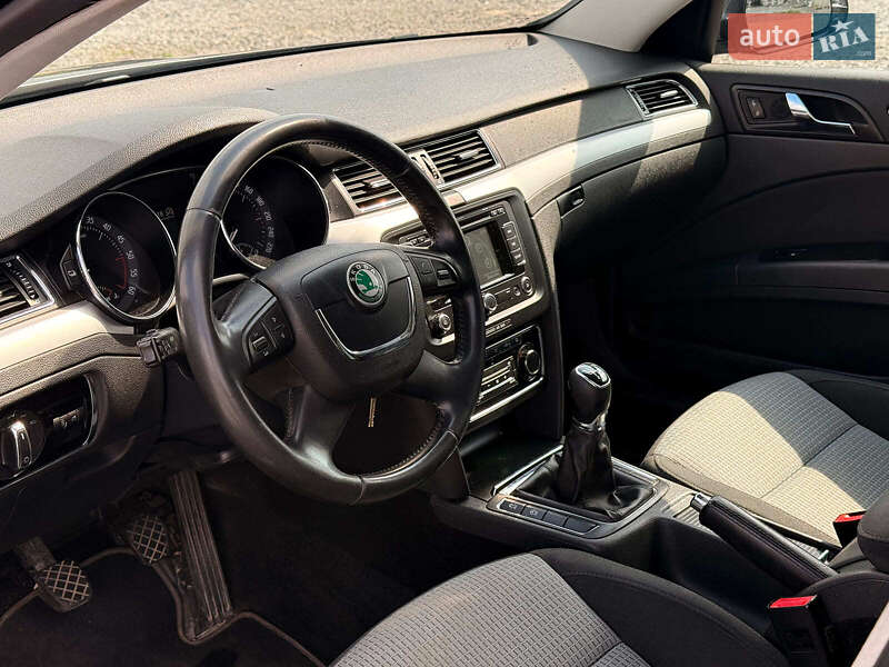 Универсал Skoda Superb 2013 в Львове