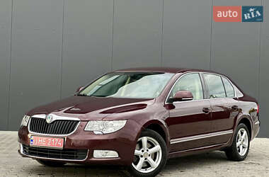 Лифтбек Skoda Superb 2009 в Староконстантинове