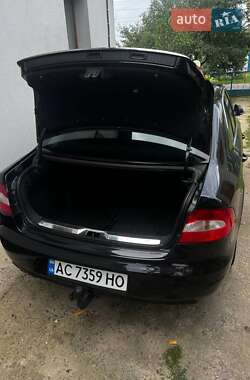 Лифтбек Skoda Superb 2012 в 