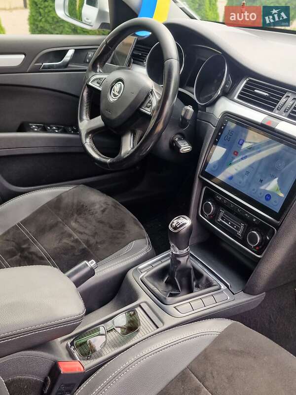 Универсал Skoda Superb 2014 в Ужгороде