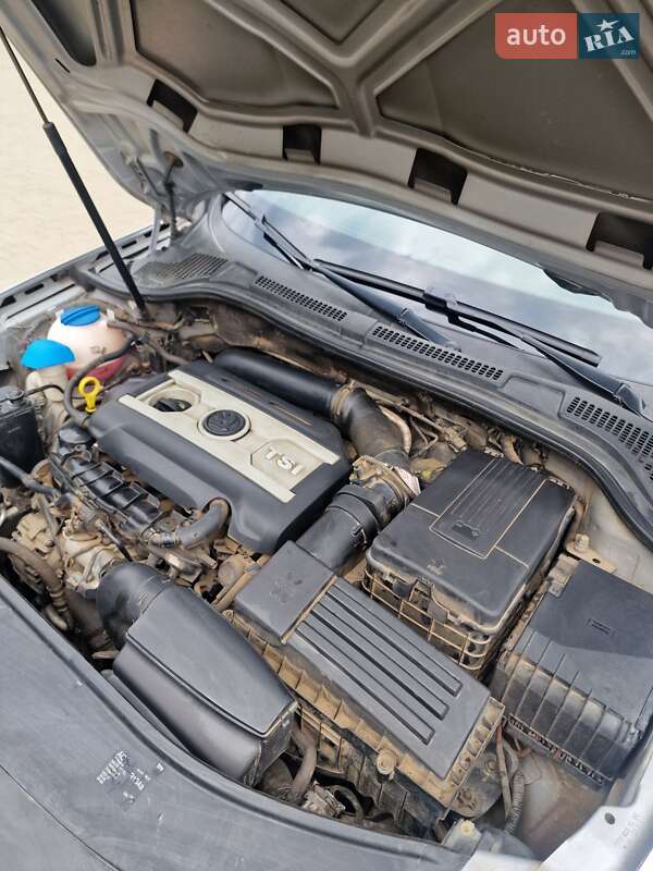 Универсал Skoda Superb 2014 в Ужгороде