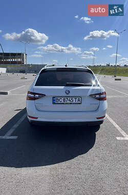 Универсал Skoda Superb 2018 в 