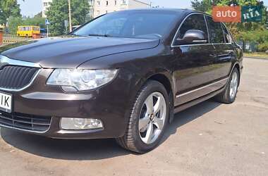 Лифтбек Skoda Superb 2013 в 