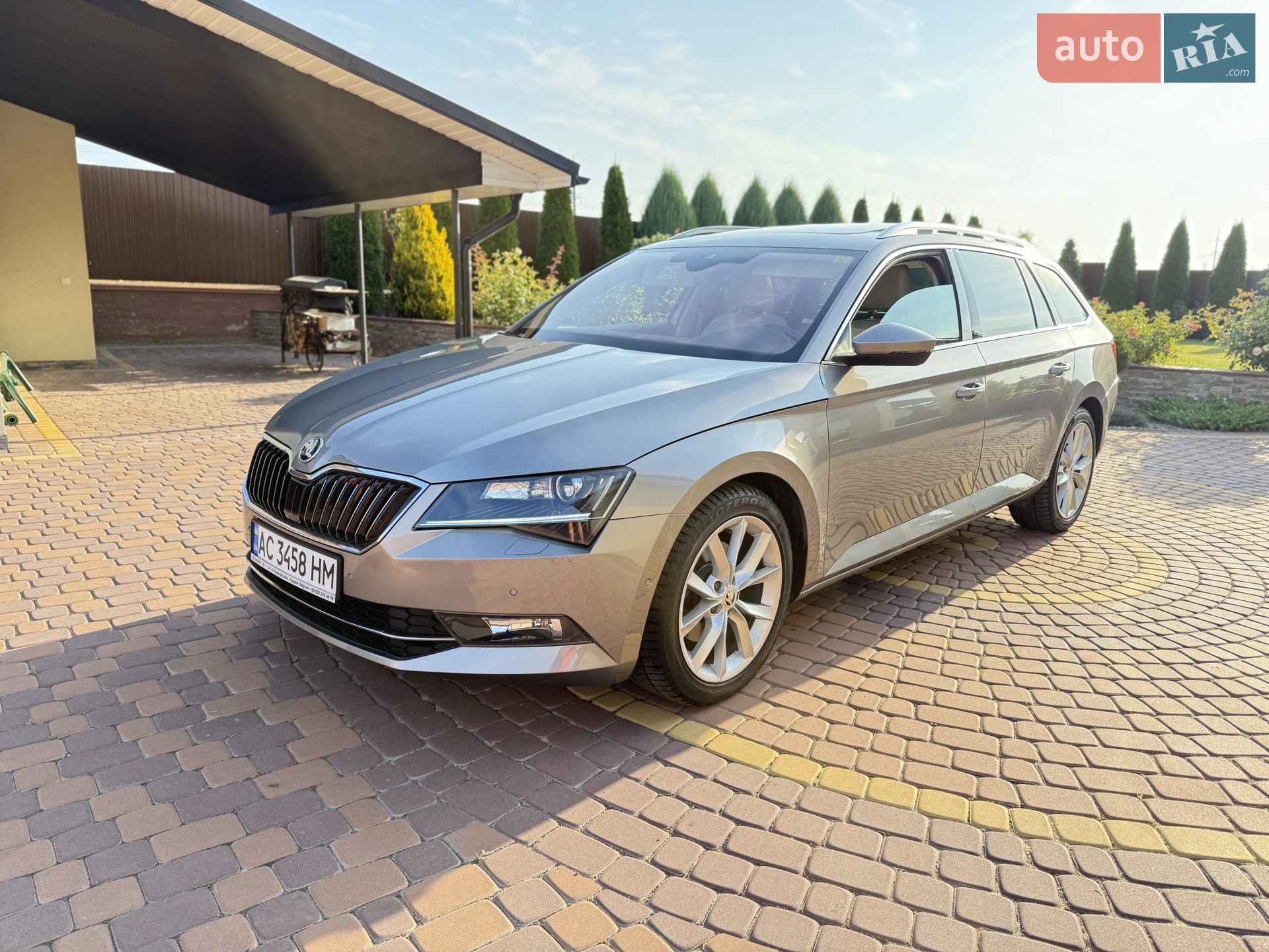 2017 Skoda Superb - мініатюра 2