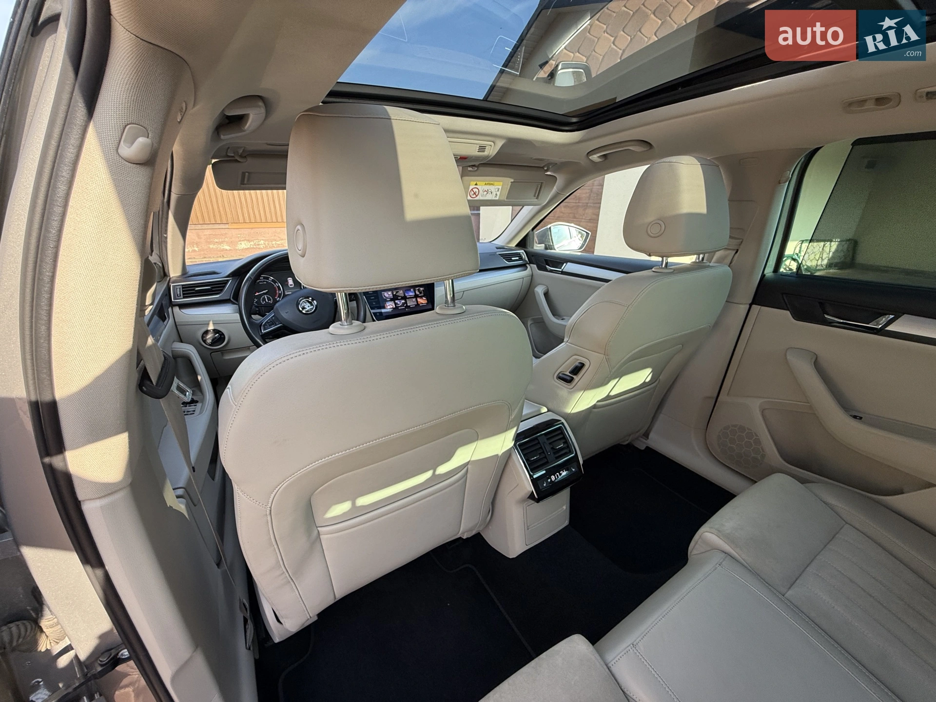 2017 Skoda Superb - мініатюра 22