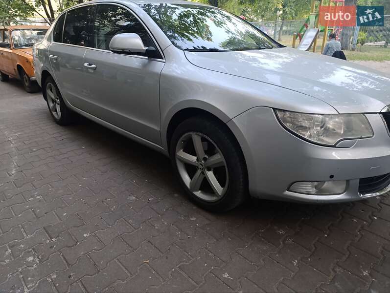 Лифтбек Skoda Superb 2008 в Сумах