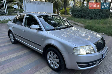 Лифтбек Skoda Superb 2004 в Черновцах