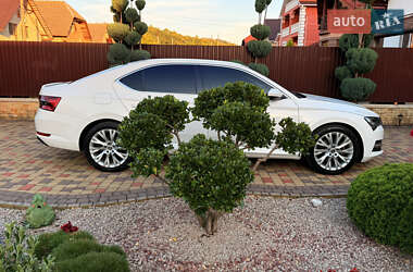 Лифтбек Skoda Superb 2020 в 