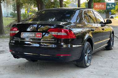 Лифтбек Skoda Superb 2014 в 
