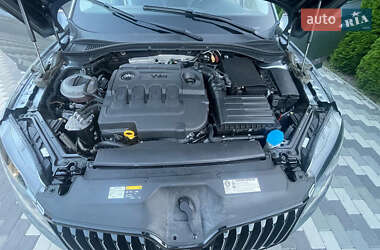 Лифтбек Skoda Superb 2016 в 