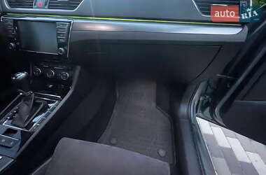 Лифтбек Skoda Superb 2016 в 