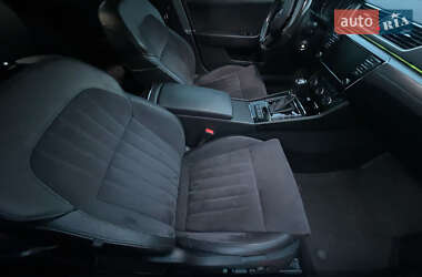 Лифтбек Skoda Superb 2016 в 
