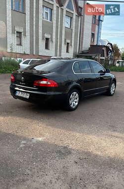 Лифтбек Skoda Superb 2012 в 