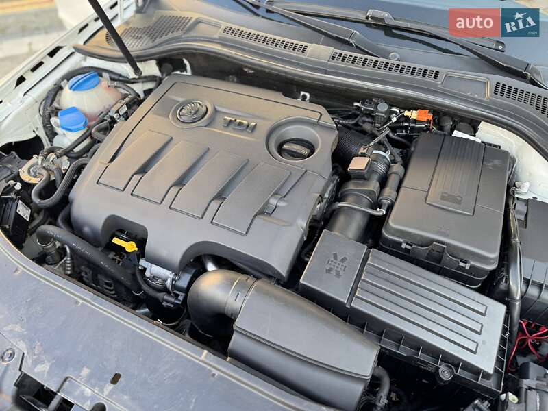 Универсал Skoda Superb 2015 в Дрогобыче