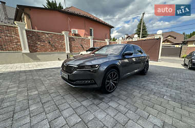 Лифтбек Skoda Superb 2023 в 