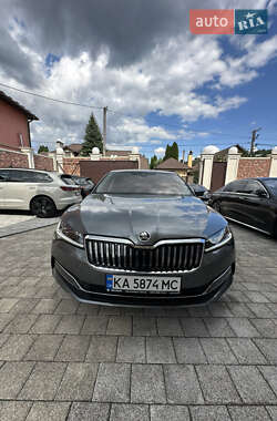 Лифтбек Skoda Superb 2023 в 
