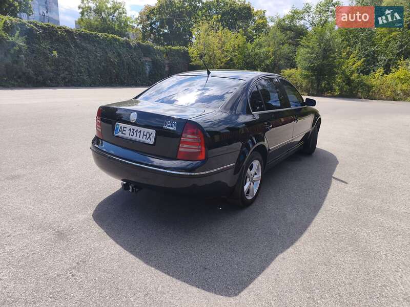 Лифтбек Skoda Superb 2003 в Днепре