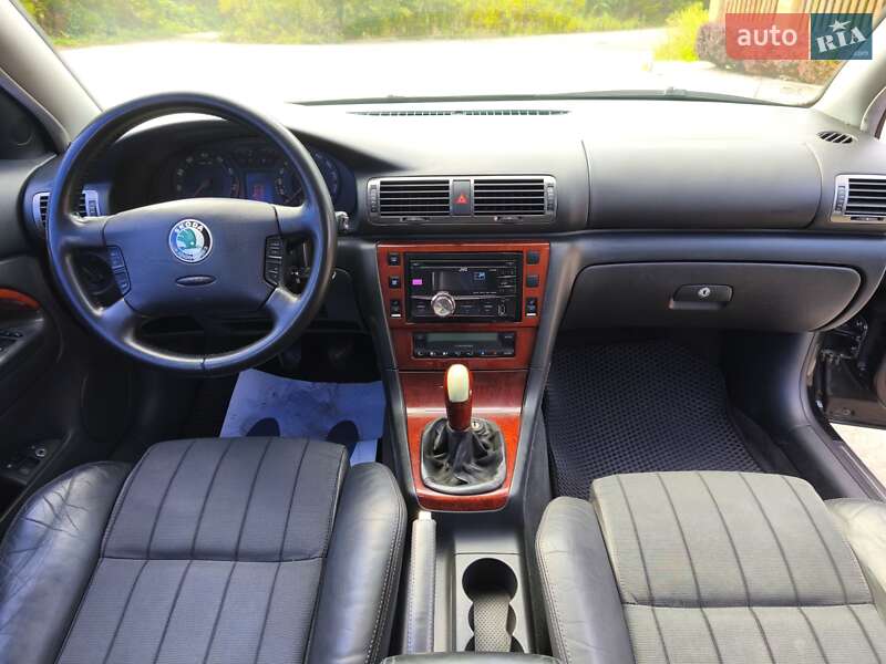 Лифтбек Skoda Superb 2003 в Днепре
