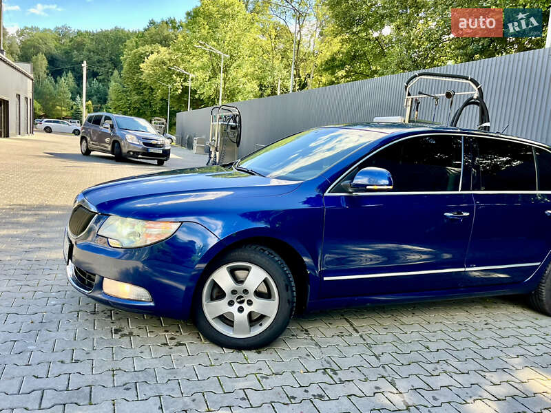 Лифтбек Skoda Superb 2009 в Рава-Русской