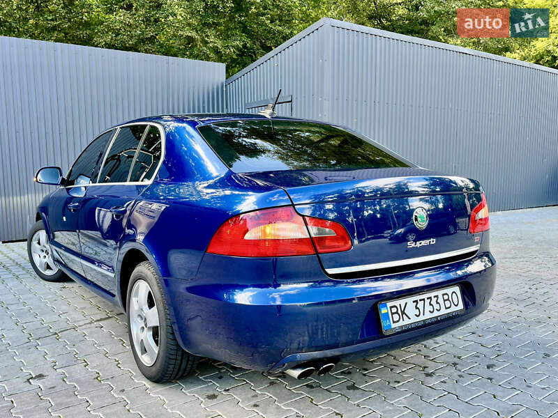 Лифтбек Skoda Superb 2009 в Рава-Русской