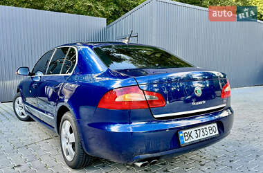 Лифтбек Skoda Superb 2009 в 