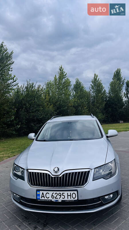 Универсал Skoda Superb 2015 в Нововолынске