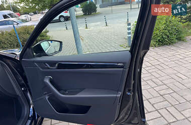 Лифтбек Skoda Superb 2019 в 
