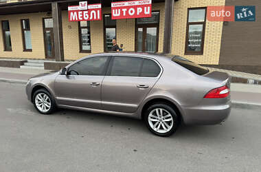Лифтбек Skoda Superb 2012 в 