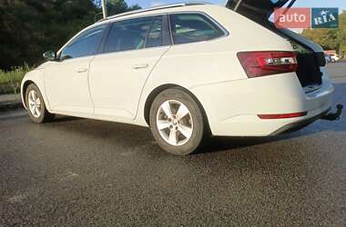Универсал Skoda Superb 2018 в 