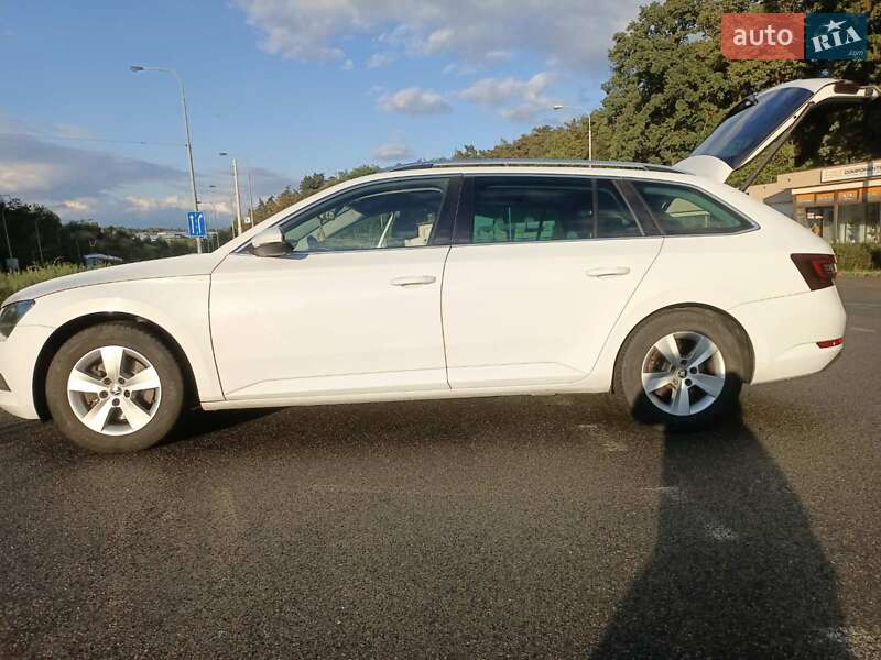 Универсал Skoda Superb 2018 в Хусте