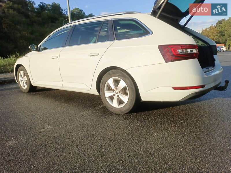 Универсал Skoda Superb 2018 в Хусте