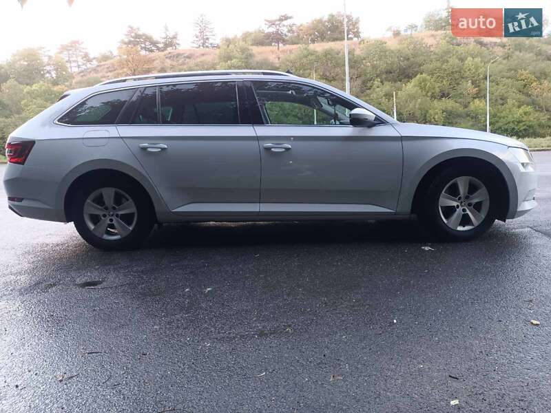 Универсал Skoda Superb 2018 в Хусте