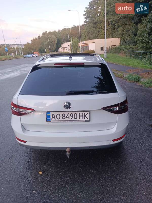 Универсал Skoda Superb 2018 в Хусте