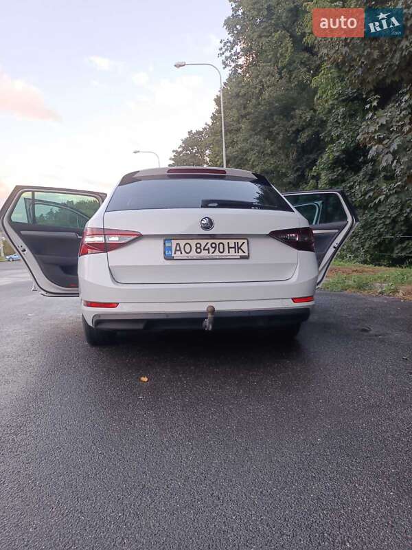 Универсал Skoda Superb 2018 в Хусте