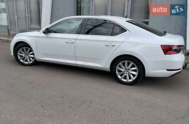 Лифтбек Skoda Superb 2022 в Ровно