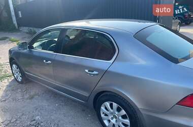 Лифтбек Skoda Superb 2011 в 