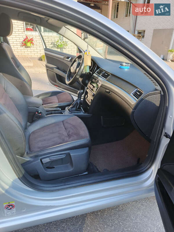 Лифтбек Skoda Superb 2009 в Гнивани