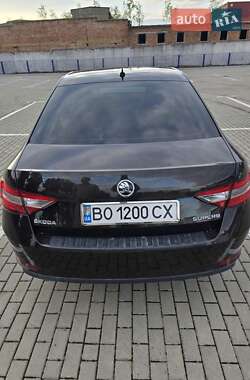 Лифтбек Skoda Superb 2016 в 